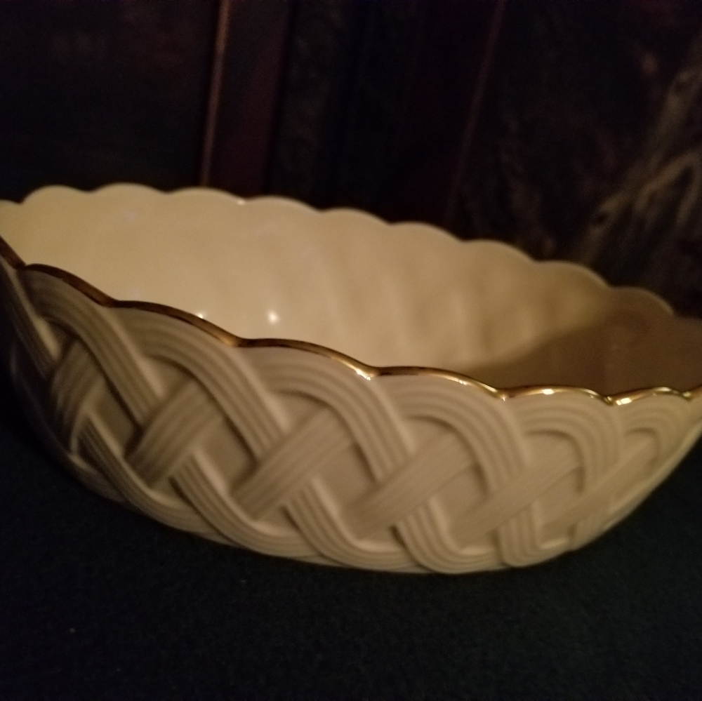 Lenox serving bowl